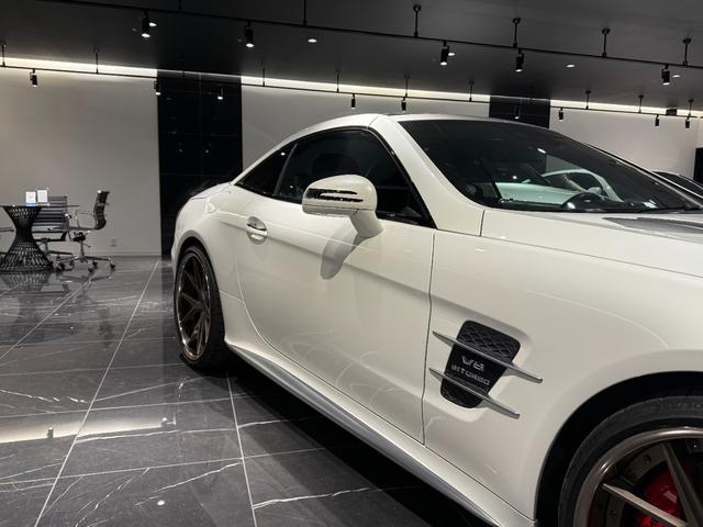 ＳＬ ＳＬ６３　ハイパーフォージド鍛造２０／２１インチＡＷ　マジックスカイルーフ　赤革　カーボンインテリア　ハーマンカードン　シートヒーター／クーラー　純正フロアマット　純正ナビ　ＴＶ　Ｂｌｕｅｔｏｏｔｈ　左ハンドル（41枚目）