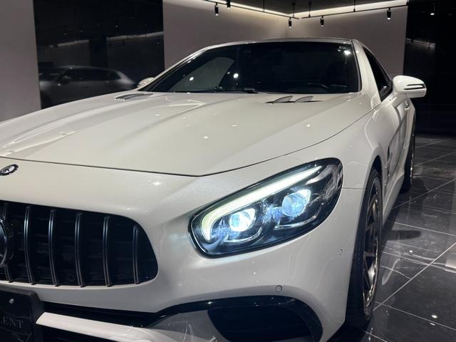 ＳＬ ＳＬ６３　ハイパーフォージド鍛造２０／２１インチＡＷ　マジックスカイルーフ　赤革　カーボンインテリア　ハーマンカードン　シートヒーター／クーラー　純正フロアマット　純正ナビ　ＴＶ　Ｂｌｕｅｔｏｏｔｈ　左ハンドル（55枚目）