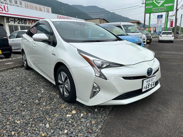 プリウス Ａ　トヨタセーフティーセンス　純正９インチナビ　バックカメラ　ＥＴＣ　ＬＥＤヘッド　コーナーソナー　クルーズコントロール　ＬＤＡ　ヘッドアップディスプレイ　ブラインドスポットモニター　コムテックドラレコ（3枚目）