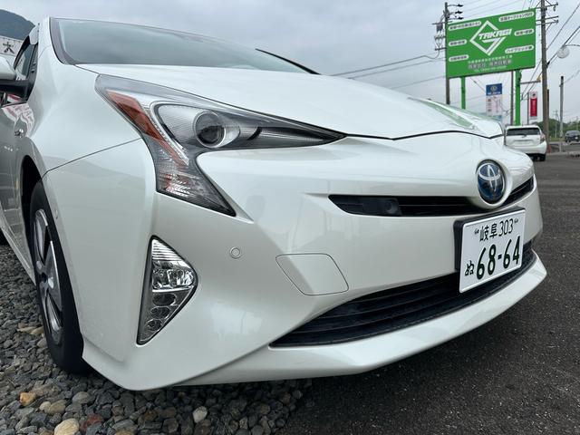 プリウス Ａ　トヨタセーフティーセンス　純正９インチナビ　バックカメラ　ＥＴＣ　ＬＥＤヘッド　コーナーソナー　クルーズコントロール　ＬＤＡ　ヘッドアップディスプレイ　ブラインドスポットモニター　コムテックドラレコ（6枚目）