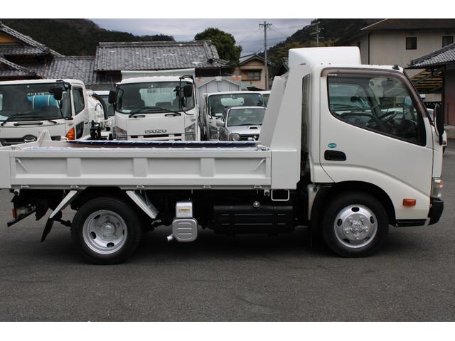 デュトロ 全低床　ダンプ　４ＷＤ　実走行４６０００ｋｍ台　新明和ＤＲ２－０１１０ＳＹ　４ＷＤ　開閉シート　ＥＴＣ（4枚目）