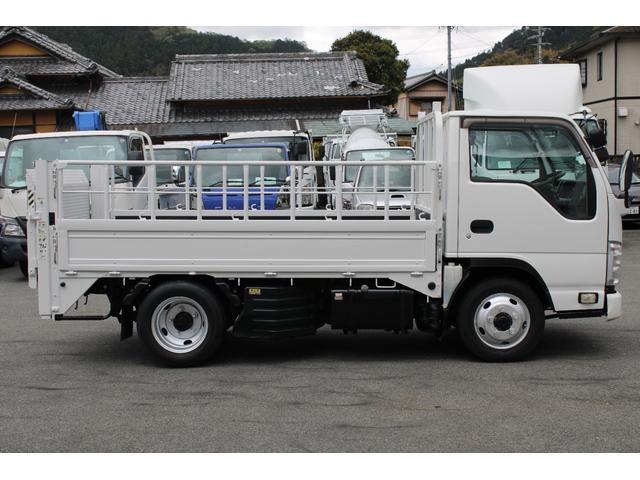 全低床　平　Ｐ／Ｇ付　４ＷＤ　新明和ＲＥ０６－１１０３　４ＷＤ　フルフラットロー　荷台床鉄板　荷台内寸３０６０－１６１５－８３０　ゲートテーブル８４５－１５８０　車両総重量４３８５ｋｇ(4枚目)