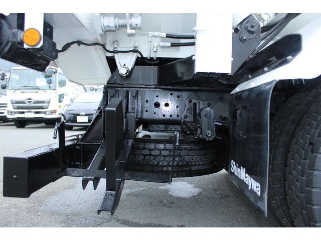 エルフトラック 汚泥吸引車　新明和クリーンキューム　ＧＶＥ３－Ｗ２００　サブエンジン駆動式　タンク容量２．０立米　１９５０Ｌ　ブロア動力３４ＫＷ　吸引圧力９３ＫＰＡ　上物同年式　アワメーター３４０時間　Ｂモニター　左電格ミラー（57枚目）