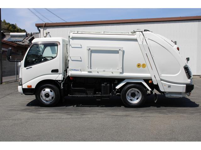 デュトロ パッカー車／塵芥車　２ｔ　４．６立米　プレス式　☆１１尺☆新明和ＧＴ０４２－５４３３ＮＧ☆連続スイッチ☆汚水タンク☆フォグランプ☆Ｂモニター☆スペアキー☆電格ミラー☆車両総重量６５５５ｋｇ☆荷台内寸３５４６ｘ１７２５ｘ１２４０（5枚目）