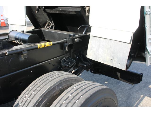 ヒノレンジャー 深ダンプ　３．４５ｔ　土砂禁　☆新明和ＤＲ４－１７ＳＹ☆４ｘ２☆馬力１４０ＫＷ☆フォグランプ☆電格ミラー☆ＥＴＣ☆車両総重量７９７５ｋｇ☆荷台内寸３３９５ｘ２０８８ｘ１３８８（46枚目）