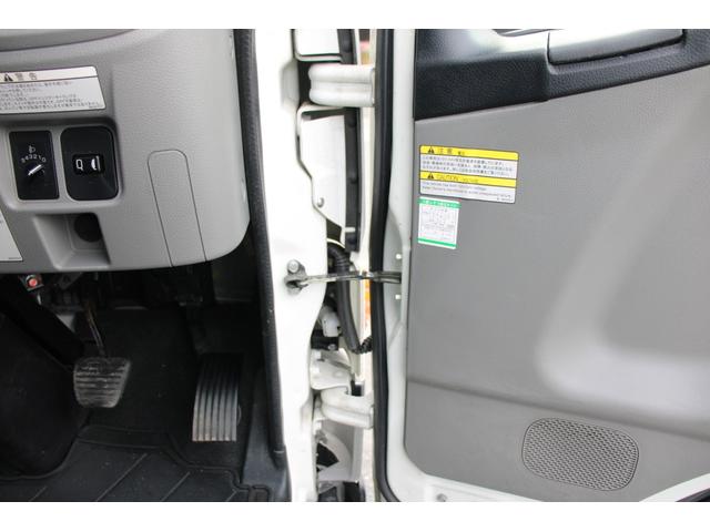 キャンター 平ボディ－２ｔ　アルミブロック　全低床　☆１０尺☆パブコ製アルミアオリ☆背板荷床ステンレス加工☆レーンアシスト☆フォグランプ☆キーレス☆電格ミラー☆車両総重量４４８５ｋｇ☆荷台内寸３１２１ｘ１６１６ｘ４９５☆床地上高８９２（59枚目）