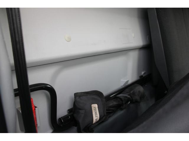 キャンター 平ボディ－２ｔ　アルミブロック　全低床　☆１０尺☆パブコ製アルミアオリ☆背板荷床ステンレス加工☆レーンアシスト☆フォグランプ☆キーレス☆電格ミラー☆車両総重量４４８５ｋｇ☆荷台内寸３１２１ｘ１６１６ｘ４９５☆床地上高８９２（64枚目）