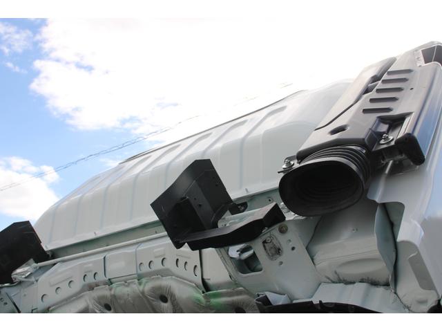 エルフトラック パッカー車/塵芥車 3.4t積載 6.5立米 回転式 新明和GR064-1634S2 巻込み式 連続積込 汚水タンク 電格ミラー サイドラダー 箱上キャリア スペアキー 車両総重量7995kg 荷台内寸4131-2051-1432(27枚目)