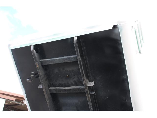 エルフトラック パッカー車/塵芥車 3.4t積載 6.5立米 回転式 新明和GR064-1634S2 巻込み式 連続積込 汚水タンク 電格ミラー サイドラダー 箱上キャリア スペアキー 車両総重量7995kg 荷台内寸4131-2051-1432(47枚目)