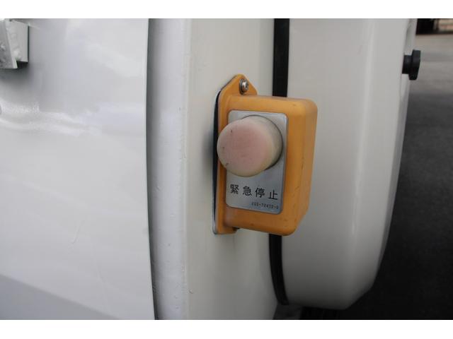 エルフトラック パッカー車/塵芥車 3.4t積載 6.5立米 回転式 新明和GR064-1634S2 巻込み式 連続積込 汚水タンク 電格ミラー サイドラダー 箱上キャリア スペアキー 車両総重量7995kg 荷台内寸4131-2051-1432(59枚目)