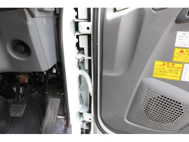 エルフトラック パッカー車/塵芥車 3.4t積載 6.5立米 回転式 新明和GR064-1634S2 巻込み式 連続積込 汚水タンク 電格ミラー サイドラダー 箱上キャリア スペアキー 車両総重量7995kg 荷台内寸4131-2051-1432(71枚目)