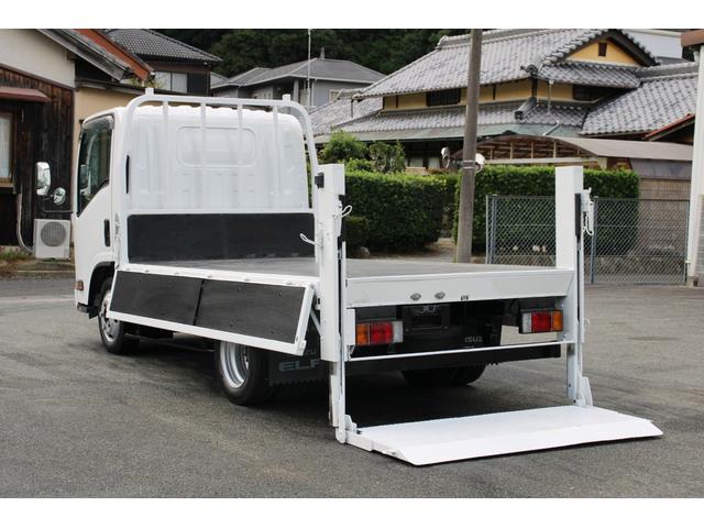 エルフトラック 平ボディ－２ｔ　パワーゲート（ＰＧ）　セミロング　全低床　☆１１尺☆トヨタパワーリフト☆荷床鉄板☆スペアキー☆電格ミラー☆車両総重量４８３５ｋｇ☆荷台内寸３５６９ｘ１８０２ｘ３７９☆ゲートテーブルサイズ６６３ｘ１６４２☆床地上高９０７（35枚目）