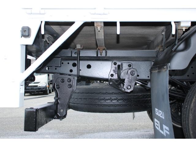 エルフトラック 平ボディ－２ｔ　パワーゲート（ＰＧ）　セミロング　全低床　☆１１尺☆トヨタパワーリフト☆荷床鉄板☆スペアキー☆電格ミラー☆車両総重量４８３５ｋｇ☆荷台内寸３５６９ｘ１８０２ｘ３７９☆ゲートテーブルサイズ６６３ｘ１６４２☆床地上高９０７（47枚目）