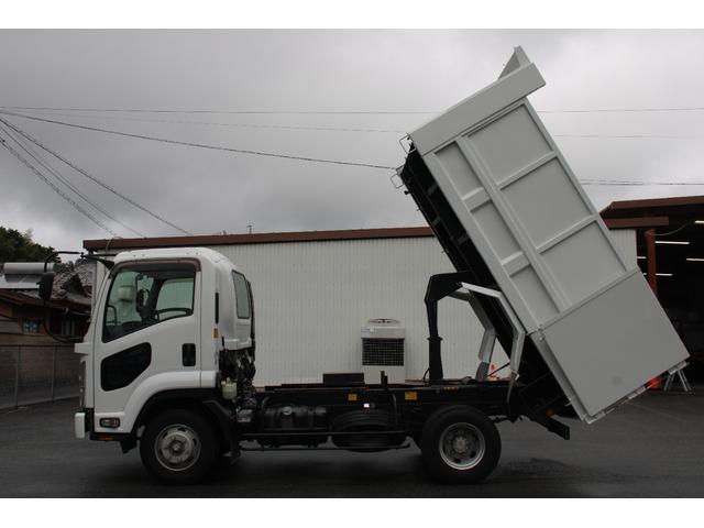 フォワード 深ダンプ　３．７５ｔ積載　土砂禁　新明和ＤＲ４－１７ＳＹ　実走行３５０００ｋｍ台　電格ミラー　レザー調シートカバー　フォグ　スペアキー　車両総重量７９６５ｋｇ　荷台内寸３３９３－２０６４－１１７８（33枚目）
