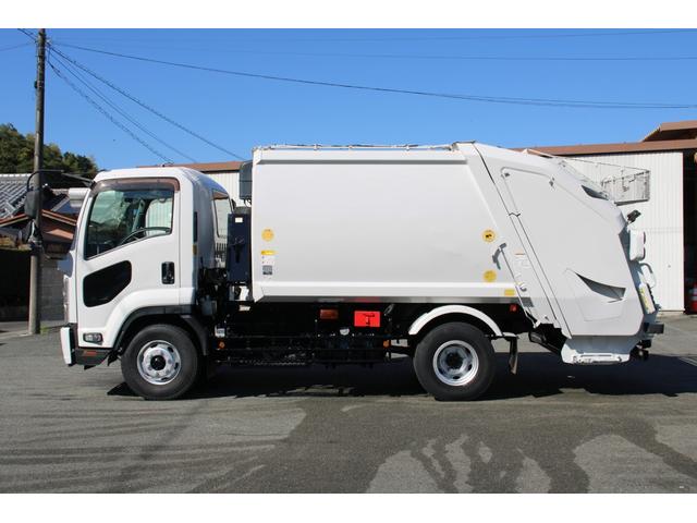 フォワード パッカー車/塵芥車 4.45t 8.2立米 プレス式 極東GB82-27-S☆プレスパック☆連続スイッチ☆汚水タンク☆レザー調シートカバー☆フォグ☆210PS☆Bモニター☆電格ミラー☆ETC☆車両総重量10945kg☆荷台内寸4681x2065x1612(5枚目)