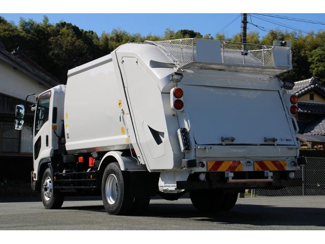 フォワード パッカー車/塵芥車 4.45t 8.2立米 プレス式 極東GB82-27-S☆プレスパック☆連続スイッチ☆汚水タンク☆レザー調シートカバー☆フォグ☆210PS☆Bモニター☆電格ミラー☆ETC☆車両総重量10945kg☆荷台内寸4681x2065x1612(7枚目)