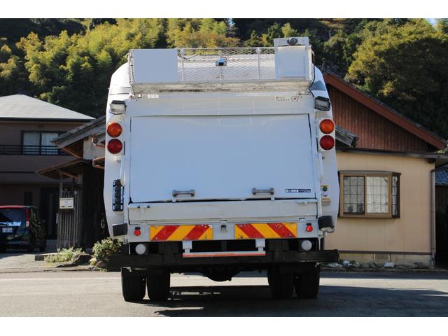 フォワード パッカー車/塵芥車 4.45t 8.2立米 プレス式 極東GB82-27-S☆プレスパック☆連続スイッチ☆汚水タンク☆レザー調シートカバー☆フォグ☆210PS☆Bモニター☆電格ミラー☆ETC☆車両総重量10945kg☆荷台内寸4681x2065x1612(9枚目)