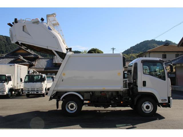 フォワード パッカー車/塵芥車 4.45t 8.2立米 プレス式 極東GB82-27-S☆プレスパック☆連続スイッチ☆汚水タンク☆レザー調シートカバー☆フォグ☆210PS☆Bモニター☆電格ミラー☆ETC☆車両総重量10945kg☆荷台内寸4681x2065x1612(30枚目)