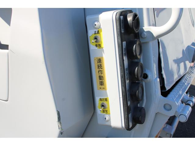 フォワード パッカー車/塵芥車 4.45t 8.2立米 プレス式 極東GB82-27-S☆プレスパック☆連続スイッチ☆汚水タンク☆レザー調シートカバー☆フォグ☆210PS☆Bモニター☆電格ミラー☆ETC☆車両総重量10945kg☆荷台内寸4681x2065x1612(49枚目)