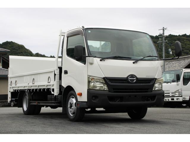 デュトロ 平ボディ-2tパワーゲート(PG) ワイドロング ☆13尺☆極東V802C☆リフト能力800kg☆オートマ車☆ロープ穴4対☆車両総重量5335kg☆荷台内寸4358x2098x380☆ゲートテーブルサイズ1156x2008☆床地上高911(4枚目)