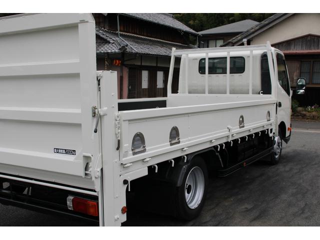 デュトロ 平ボディ-2tパワーゲート(PG) ワイドロング ☆13尺☆極東V802C☆リフト能力800kg☆オートマ車☆ロープ穴4対☆車両総重量5335kg☆荷台内寸4358x2098x380☆ゲートテーブルサイズ1156x2008☆床地上高911(10枚目)