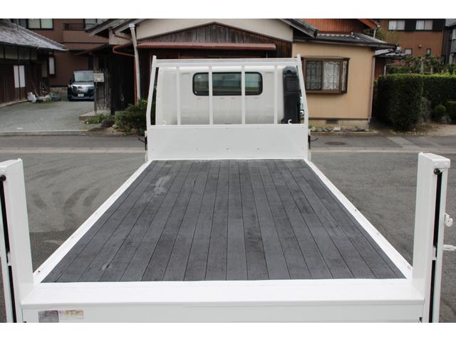 デュトロ 平ボディ-2tパワーゲート(PG) ワイドロング ☆13尺☆極東V802C☆リフト能力800kg☆オートマ車☆ロープ穴4対☆車両総重量5335kg☆荷台内寸4358x2098x380☆ゲートテーブルサイズ1156x2008☆床地上高911(32枚目)