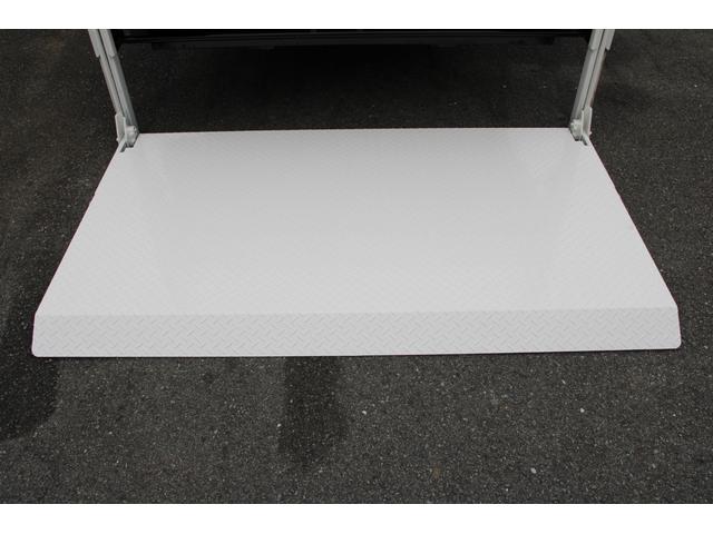 デュトロ 平ボディ-2tパワーゲート(PG) ワイドロング ☆13尺☆極東V802C☆リフト能力800kg☆オートマ車☆ロープ穴4対☆車両総重量5335kg☆荷台内寸4358x2098x380☆ゲートテーブルサイズ1156x2008☆床地上高911(33枚目)