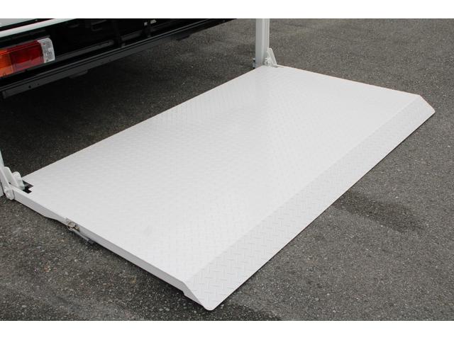 デュトロ 平ボディ-2tパワーゲート(PG) ワイドロング ☆13尺☆極東V802C☆リフト能力800kg☆オートマ車☆ロープ穴4対☆車両総重量5335kg☆荷台内寸4358x2098x380☆ゲートテーブルサイズ1156x2008☆床地上高911(42枚目)