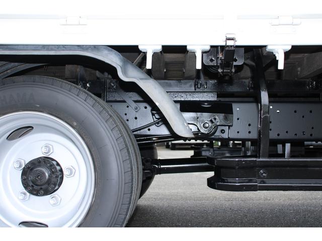 デュトロ 平ボディ-2tパワーゲート(PG) ワイドロング ☆13尺☆極東V802C☆リフト能力800kg☆オートマ車☆ロープ穴4対☆車両総重量5335kg☆荷台内寸4358x2098x380☆ゲートテーブルサイズ1156x2008☆床地上高911(51枚目)