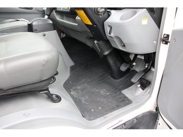 デュトロ 平ボディ-2tパワーゲート(PG) ワイドロング ☆13尺☆極東V802C☆リフト能力800kg☆オートマ車☆ロープ穴4対☆車両総重量5335kg☆荷台内寸4358x2098x380☆ゲートテーブルサイズ1156x2008☆床地上高911(68枚目)