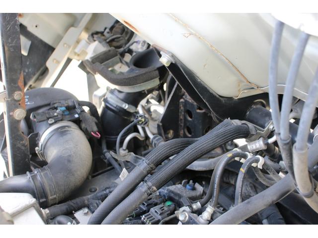 エルフトラック 平ボディ 2t積載 ロング 全低床 ロープ穴・フック2対 ETC 標準ロング スペアキーX3 車両総重量4605kg 荷台内寸4371-1801-373 床地上高897(27枚目)