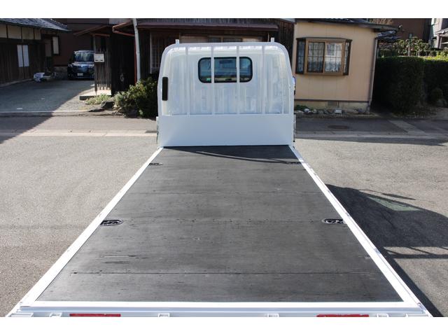 エルフトラック 平ボディ 2t積載 ロング 全低床 ロープ穴・フック2対 ETC 標準ロング スペアキーX3 車両総重量4605kg 荷台内寸4371-1801-373 床地上高897(33枚目)