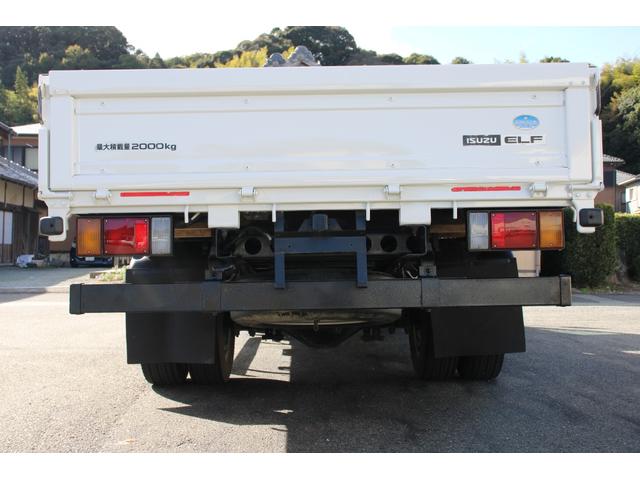 エルフトラック 平ボディ 2t積載 ロング 全低床 ロープ穴・フック2対 ETC 標準ロング スペアキーX3 車両総重量4605kg 荷台内寸4371-1801-373 床地上高897(40枚目)