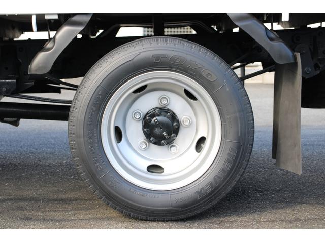 エルフトラック 平ボディ 2t積載 ロング 全低床 ロープ穴・フック2対 ETC 標準ロング スペアキーX3 車両総重量4605kg 荷台内寸4371-1801-373 床地上高897(47枚目)