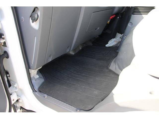 エルフトラック 平ボディ 2t積載 ロング 全低床 ロープ穴・フック2対 ETC 標準ロング スペアキーX3 車両総重量4605kg 荷台内寸4371-1801-373 床地上高897(63枚目)