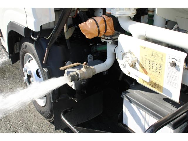 エルフトラック 散水車 4t ワイド ☆11尺☆極東LH04-304☆PTO式☆4000リットル☆キーレス☆スペアキー☆ETC☆車両重量7335kg☆荷台内寸3899x1920x1288(46枚目)