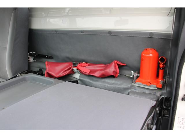 タイタントラック 平ボディ-2.95t パワーゲート(PG)全低床 10尺☆新明和RE06☆荷床鉄板☆4No車☆フォグ☆キーレス☆電格ミラーETC☆Bカメラ☆スペアキー☆車両総重量5975kg☆荷台内寸3059x1618x373☆ゲート772x1556☆床地上高846(74枚目)