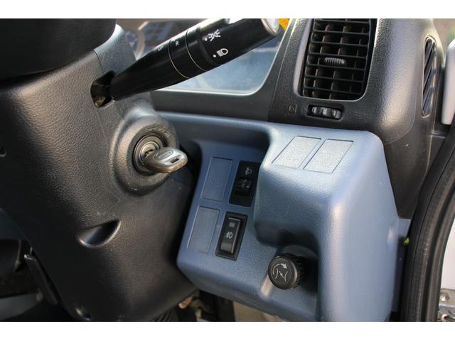 ヒノレンジャー クレーン４段　　２．７５ｔ　ラジコン　☆タダノＺＥ３０４ＨＲ☆２．９３吊☆フックイン☆ロープ穴４対☆４ｘ２☆２１０ＰＳ／１５４ＫＷ☆電格ミラー☆ＥＴＣ☆車両総重量７９７５ｋｇ☆荷台内寸５４０８ｘ２１４５ｘ４０４（50枚目）