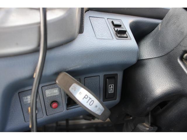 ヒノレンジャー クレーン４段　　２．７５ｔ　ラジコン　☆タダノＺＥ３０４ＨＲ☆２．９３吊☆フックイン☆ロープ穴４対☆４ｘ２☆２１０ＰＳ／１５４ＫＷ☆電格ミラー☆ＥＴＣ☆車両総重量７９７５ｋｇ☆荷台内寸５４０８ｘ２１４５ｘ４０４（65枚目）