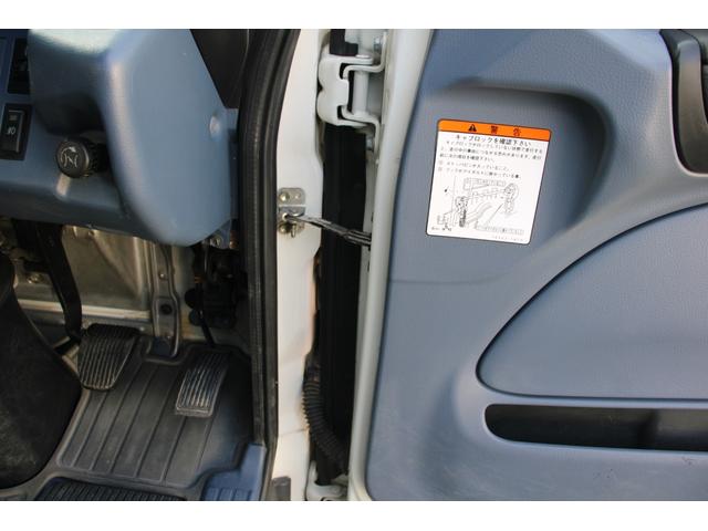 ヒノレンジャー クレーン４段　　２．７５ｔ　ラジコン　☆タダノＺＥ３０４ＨＲ☆２．９３吊☆フックイン☆ロープ穴４対☆４ｘ２☆２１０ＰＳ／１５４ＫＷ☆電格ミラー☆ＥＴＣ☆車両総重量７９７５ｋｇ☆荷台内寸５４０８ｘ２１４５ｘ４０４（67枚目）