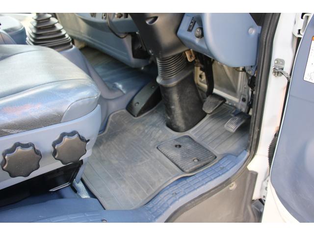 ヒノレンジャー クレーン４段　　２．７５ｔ　ラジコン　☆タダノＺＥ３０４ＨＲ☆２．９３吊☆フックイン☆ロープ穴４対☆４ｘ２☆２１０ＰＳ／１５４ＫＷ☆電格ミラー☆ＥＴＣ☆車両総重量７９７５ｋｇ☆荷台内寸５４０８ｘ２１４５ｘ４０４（70枚目）