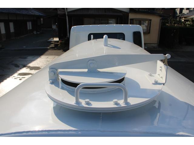 キャンター 散水車　４ｔ　ワイド　☆１０尺☆極東ＬＨ０４－３０２Ｒ☆サブエンジン式☆４０００リットル☆電格ミラー☆ＥＴＣ☆車両総重量７３７５ｋｇ☆荷台内寸３８３７ｘ１７７９ｘ１２５０（46枚目）