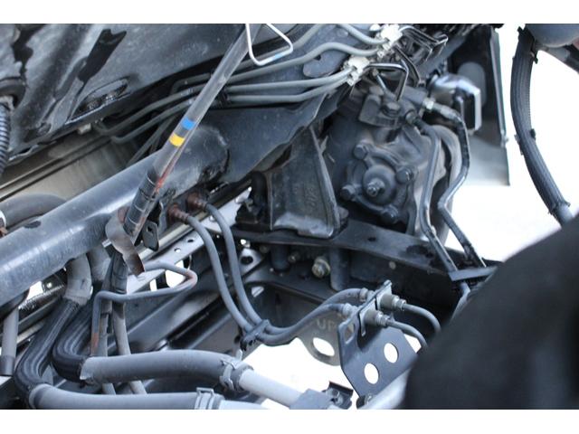 デュトロ ワイド　プレス式　パッカー車　２．５５ｔ積載　８．４立米　新明和ＧＴ０８３－５６３３ＰＮＴ　連続スイッチ　汚水タンク　Ｂモニター　電格ミラー　メッキグリル　フォグ　箱上キャリア　サイドラダー　車両総重量７９７５ｋｇ　荷台内寸４８６６－２０１７－１５６８（18枚目）