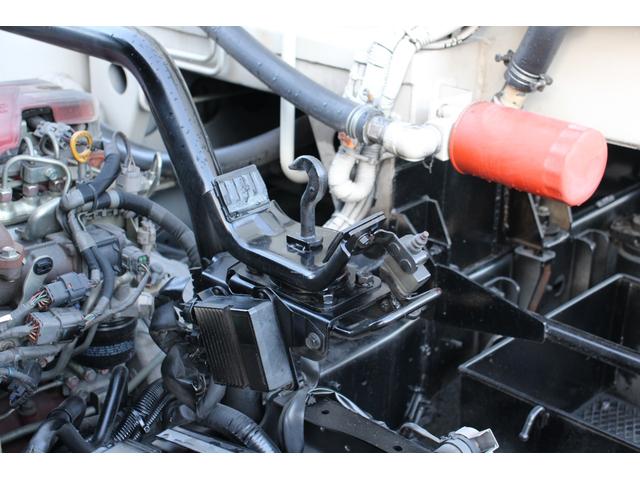 デュトロ ワイド　プレス式　パッカー車　２．５５ｔ積載　８．４立米　新明和ＧＴ０８３－５６３３ＰＮＴ　連続スイッチ　汚水タンク　Ｂモニター　電格ミラー　メッキグリル　フォグ　箱上キャリア　サイドラダー　車両総重量７９７５ｋｇ　荷台内寸４８６６－２０１７－１５６８（21枚目）