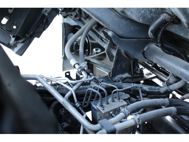 デュトロ ワイド　プレス式　パッカー車　２．５５ｔ積載　８．４立米　新明和ＧＴ０８３－５６３３ＰＮＴ　連続スイッチ　汚水タンク　Ｂモニター　電格ミラー　メッキグリル　フォグ　箱上キャリア　サイドラダー　車両総重量７９７５ｋｇ　荷台内寸４８６６－２０１７－１５６８（24枚目）