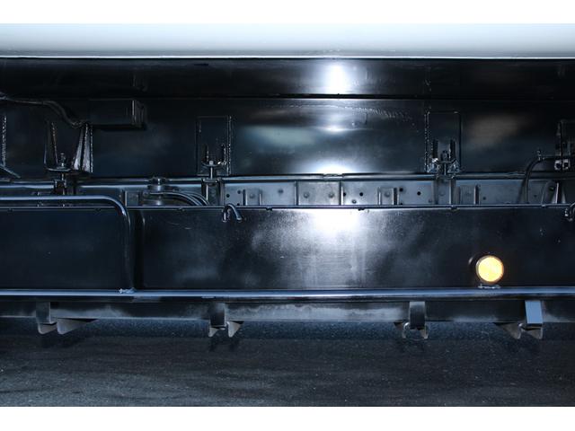 デュトロ ワイド　プレス式　パッカー車　２．５５ｔ積載　８．４立米　新明和ＧＴ０８３－５６３３ＰＮＴ　連続スイッチ　汚水タンク　Ｂモニター　電格ミラー　メッキグリル　フォグ　箱上キャリア　サイドラダー　車両総重量７９７５ｋｇ　荷台内寸４８６６－２０１７－１５６８（49枚目）