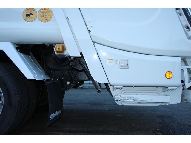 デュトロ ワイド　プレス式　パッカー車　２．５５ｔ積載　８．４立米　新明和ＧＴ０８３－５６３３ＰＮＴ　連続スイッチ　汚水タンク　Ｂモニター　電格ミラー　メッキグリル　フォグ　箱上キャリア　サイドラダー　車両総重量７９７５ｋｇ　荷台内寸４８６６－２０１７－１５６８（51枚目）