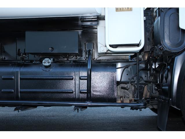 デュトロ ワイド　プレス式　パッカー車　２．５５ｔ積載　８．４立米　新明和ＧＴ０８３－５６３３ＰＮＴ　連続スイッチ　汚水タンク　Ｂモニター　電格ミラー　メッキグリル　フォグ　箱上キャリア　サイドラダー　車両総重量７９７５ｋｇ　荷台内寸４８６６－２０１７－１５６８（57枚目）