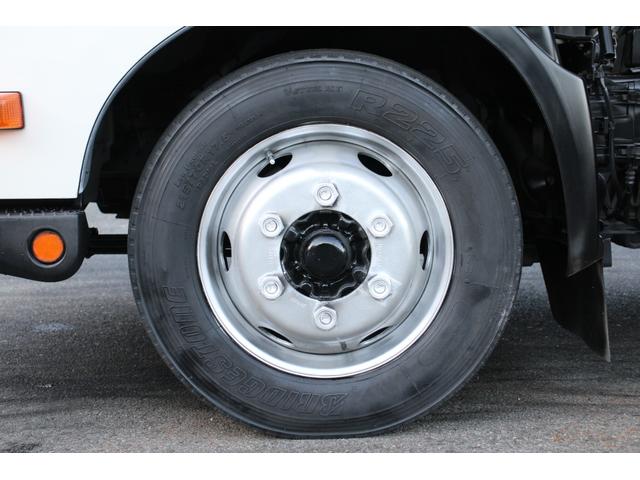 デュトロ ワイド　プレス式　パッカー車　２．５５ｔ積載　８．４立米　新明和ＧＴ０８３－５６３３ＰＮＴ　連続スイッチ　汚水タンク　Ｂモニター　電格ミラー　メッキグリル　フォグ　箱上キャリア　サイドラダー　車両総重量７９７５ｋｇ　荷台内寸４８６６－２０１７－１５６８（58枚目）