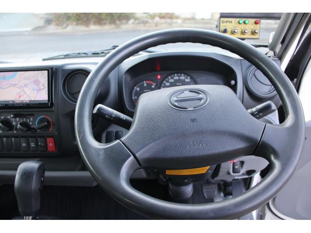 デュトロ ワイド　プレス式　パッカー車　２．５５ｔ積載　８．４立米　新明和ＧＴ０８３－５６３３ＰＮＴ　連続スイッチ　汚水タンク　Ｂモニター　電格ミラー　メッキグリル　フォグ　箱上キャリア　サイドラダー　車両総重量７９７５ｋｇ　荷台内寸４８６６－２０１７－１５６８（63枚目）